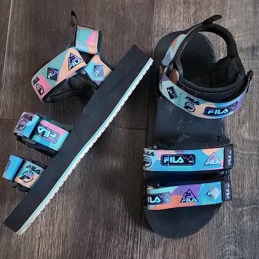 Fila gently used